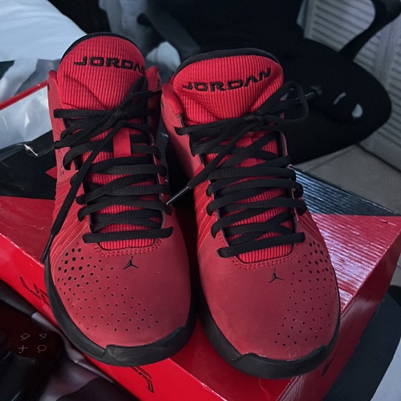 Size 9 red Jordans that are really comfortable to wear. - Picture 2 of 5